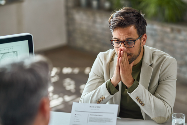 Worried sales rep needs help from an AI Sales Assistant